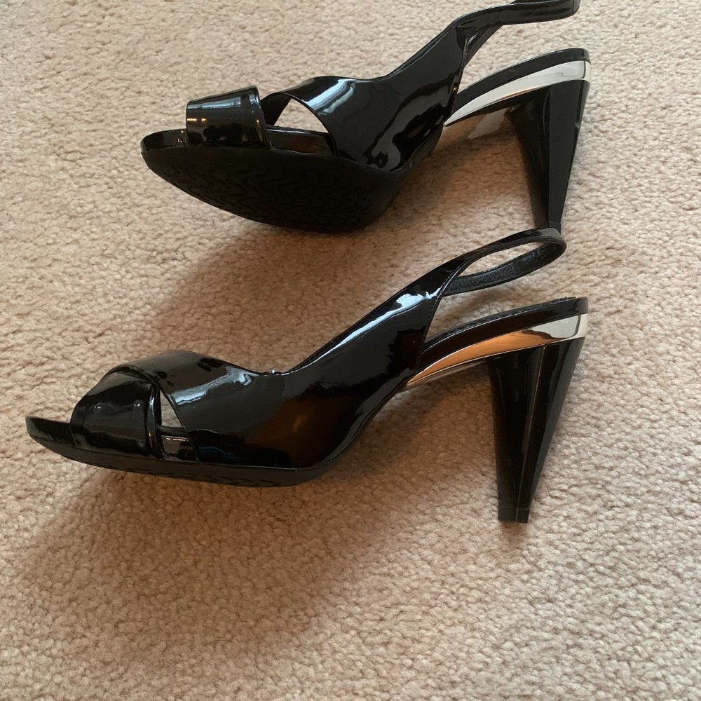 NWOT Geox Womans Black Patent Open Toe Shoe - Picture 2 of 5